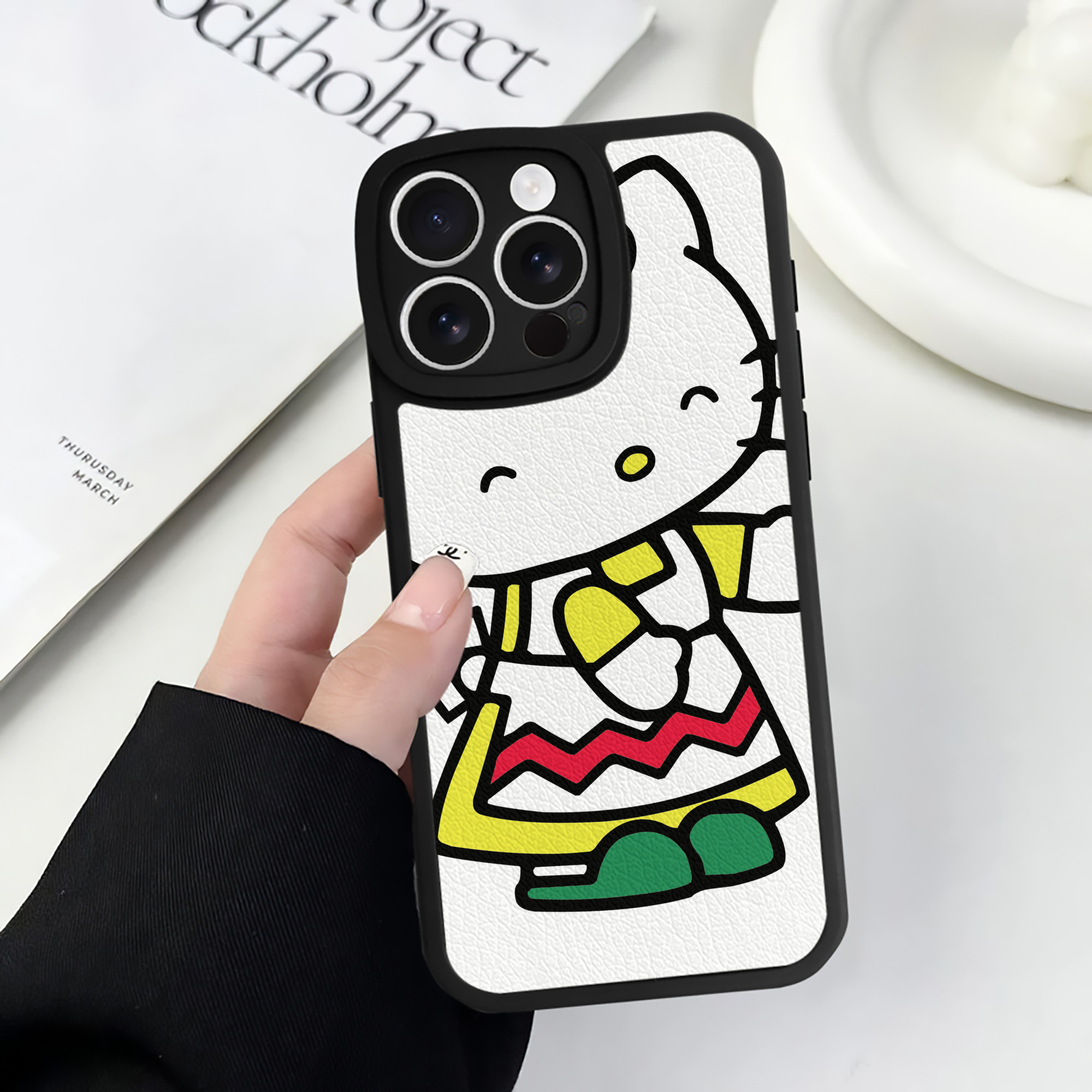 （画像用） Hello Kitty ハローキティ 【iPhone 16シリーズ対応】シリコンスマホケース（レザー調） 材質：シリコン
